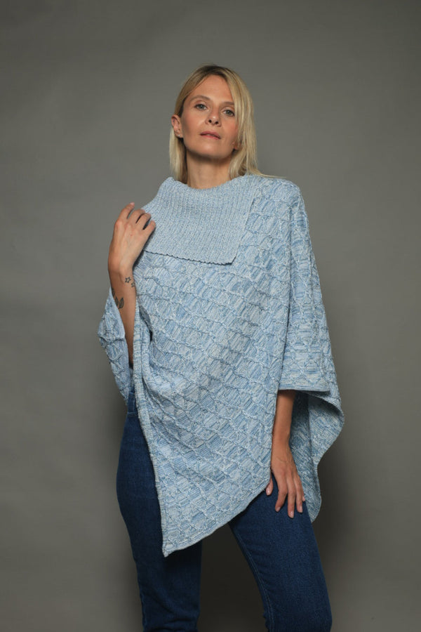 PONCHO LANA CELESTE CLARO - ART.7986