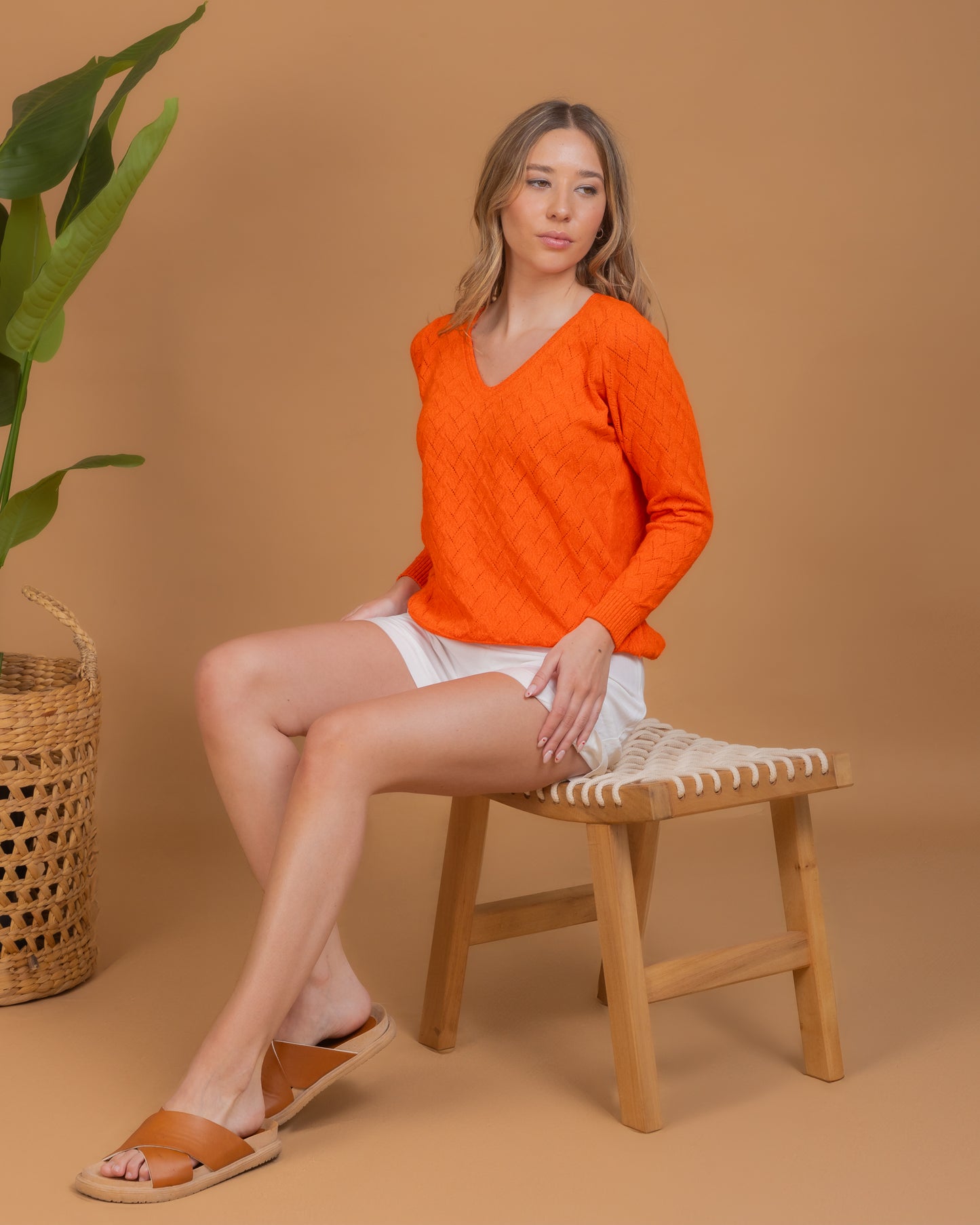 ESCOTE V CALADO ALGODÓN NARANJA FLUO - ART.7976